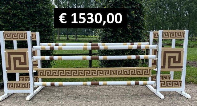 Bruin Beige oxer met prijs