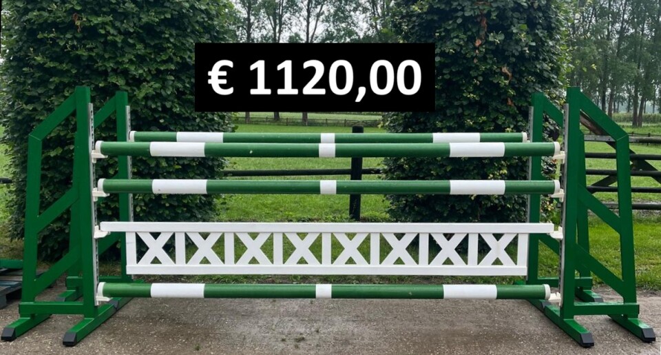 Oxer Groen met hanghek